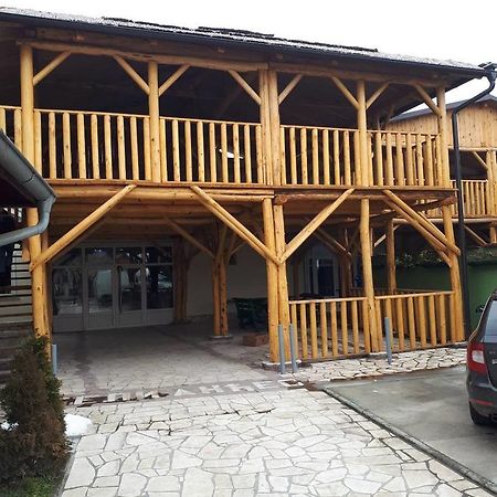B&B Beli Andjeo Sremska Mitrovica Buitenkant foto