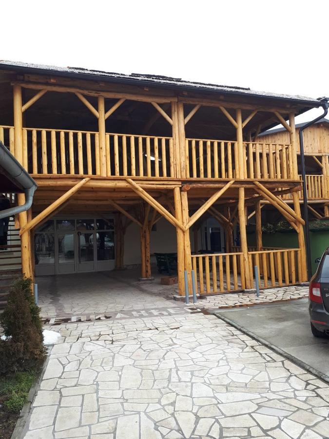 B&B Beli Andjeo Sremska Mitrovica Buitenkant foto